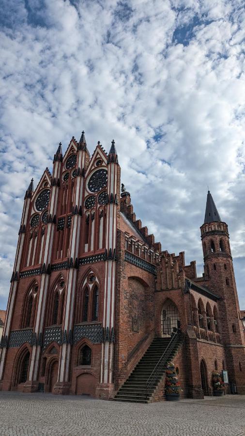 Zum Binnenschiffer Tangermünde Екстериор снимка